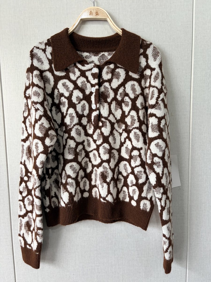 Brown and ivory leopard-pattern polo sweater, style DS26-03006, from the Knitwear World sample collection
