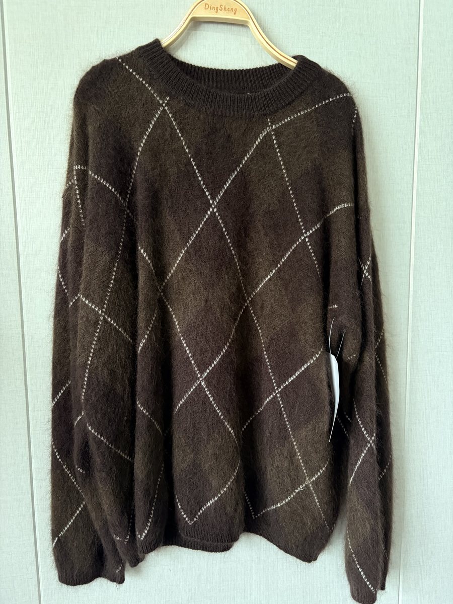 Brown pullover with diamond lattice pattern, style DS27-K04068, from the Knitwear World sample collection