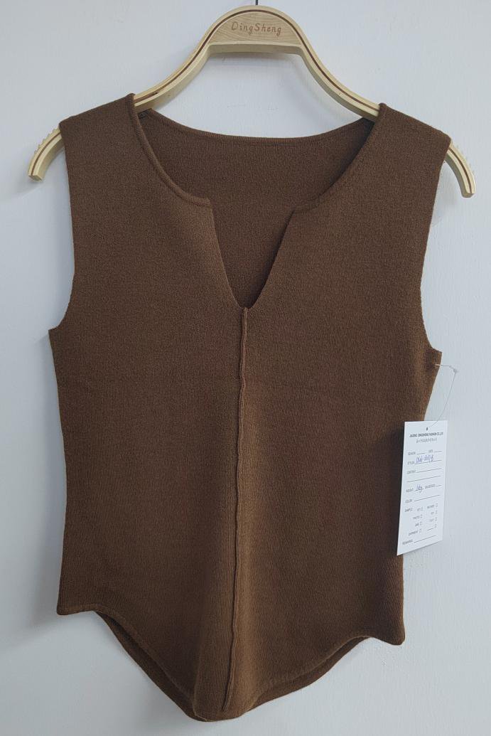 Brown V-neck sleeveless knit top, style DS26-08017-A, from the Knitwear World sample collection