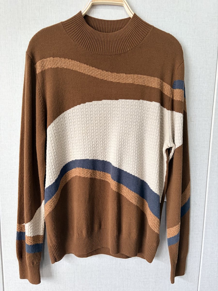 Brown wave-stripe pullover, style DS25-03068, from the Knitwear World sample collection