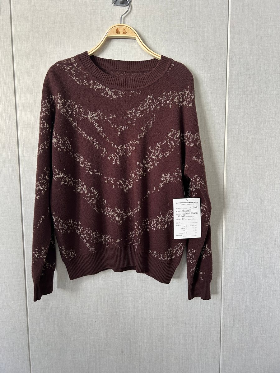 Burgundy chevron-pattern lurex pullover, style DS25-03117, from the Knitwear World sample collection