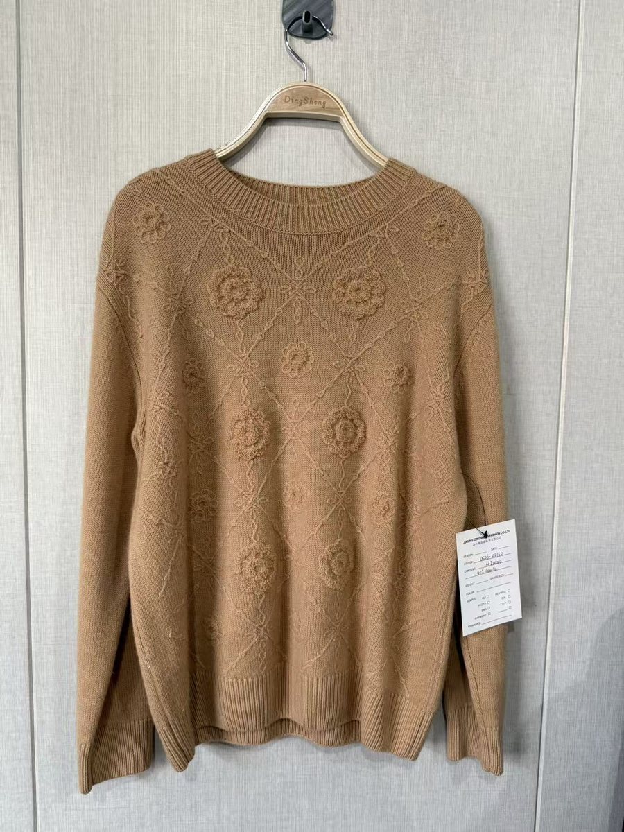 Camel pullover with embroidered flower lattice, style DS26-08130, from the Knitwear World sample collection