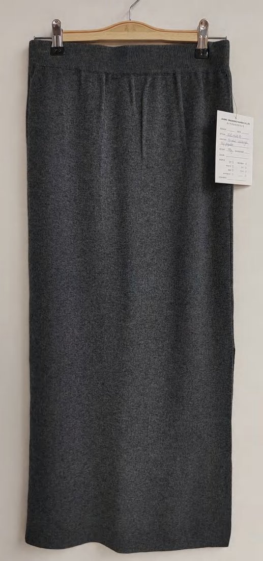 Charcoal knit pencil skirt, style DS26-08039-B, from the Knitwear World sample collection