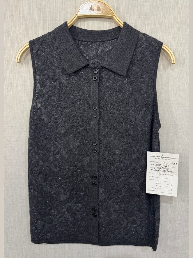 Charcoal lace-jacquard sleeveless knit shirt, style DS25-03167, from the Knitwear World sample collection