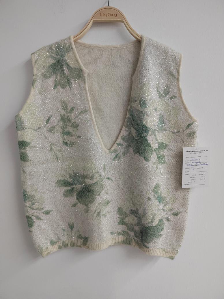 Green floral print brushed-knit vest, style DS26-08053, from the Knitwear World sample collection