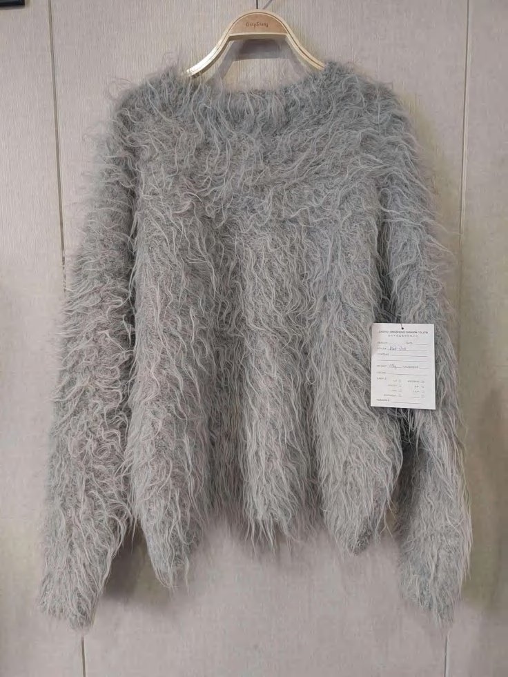 Grey feather-yarn pullover, style DS26-07003, from the Knitwear World sample collection