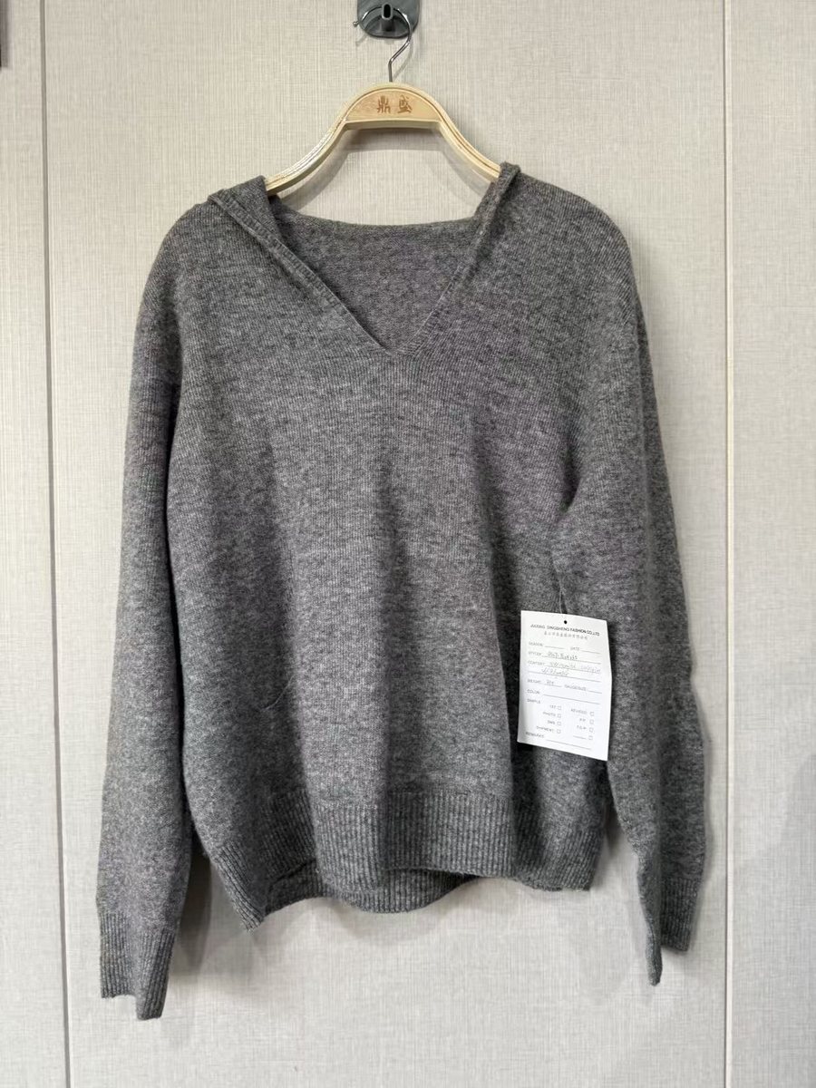 Grey marl hooded V-neck pullover, style DS27-YS04035, from the Knitwear World sample collection