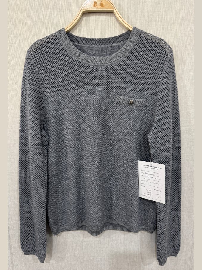Grey mesh-stitch pullover with chest pocket, style DS27-K04001, from the Knitwear World sample collection