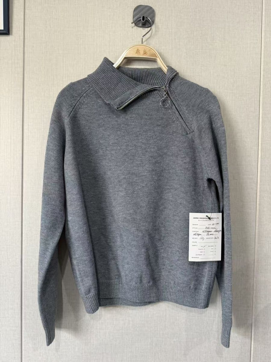Grey mock-neck pullover with zip shoulder, style DS25-10236, from the Knitwear World sample collection