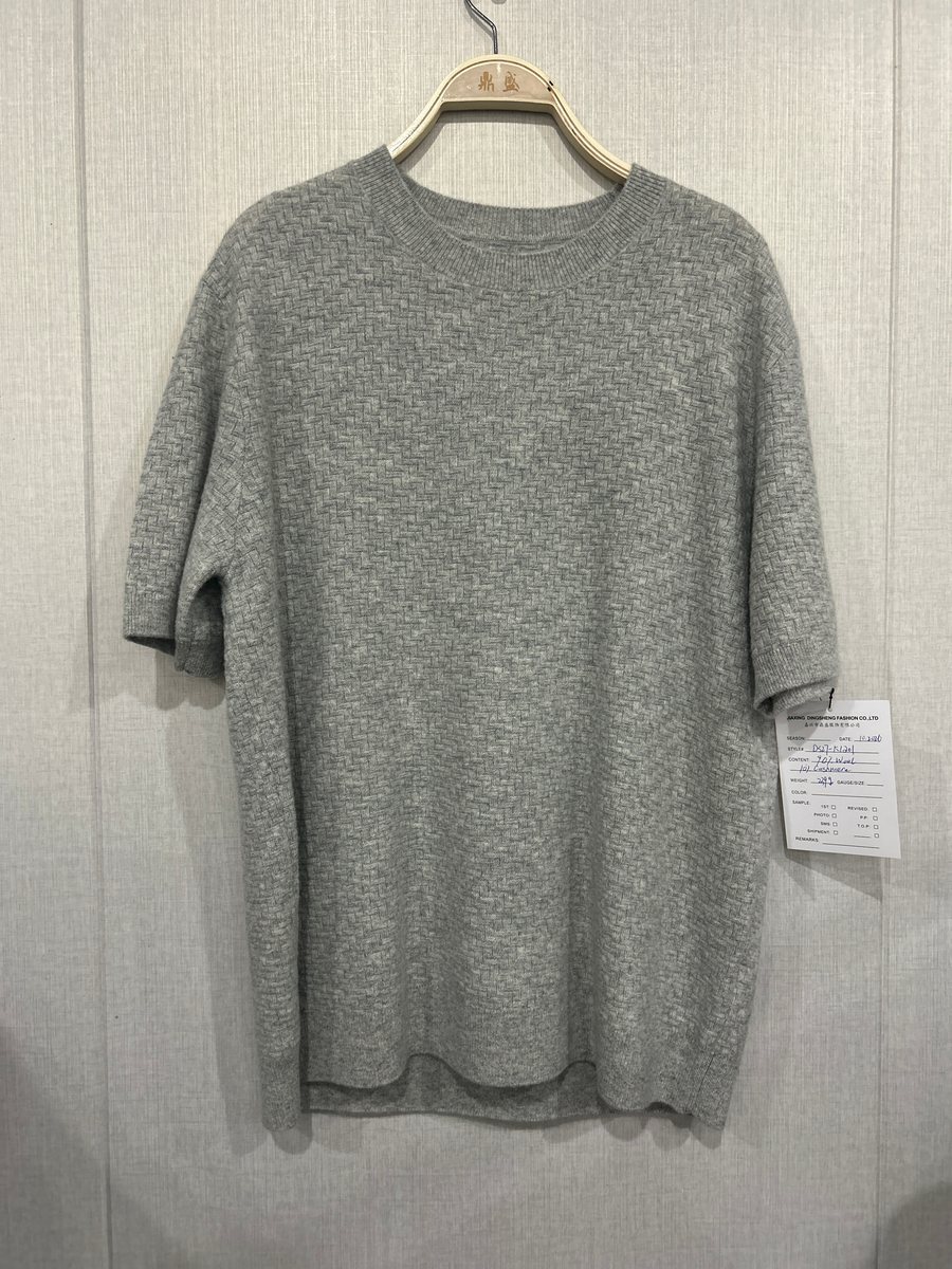 Grey wool-cashmere short-sleeve knit tee, style DS27-K1201, from the Knitwear World sample collection