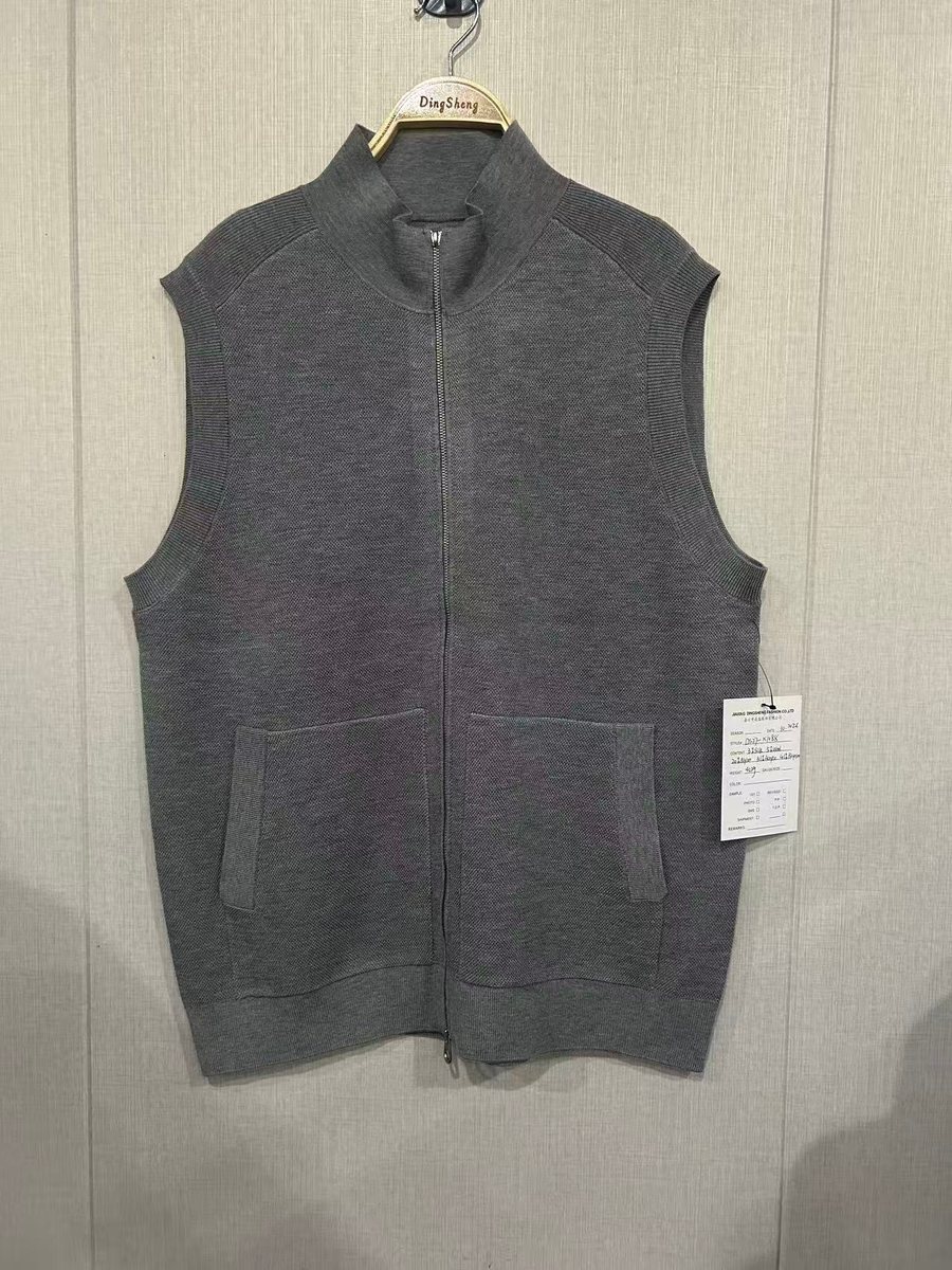 Grey zip-front knit vest with pockets, style DS27-K1088, from the Knitwear World sample collection