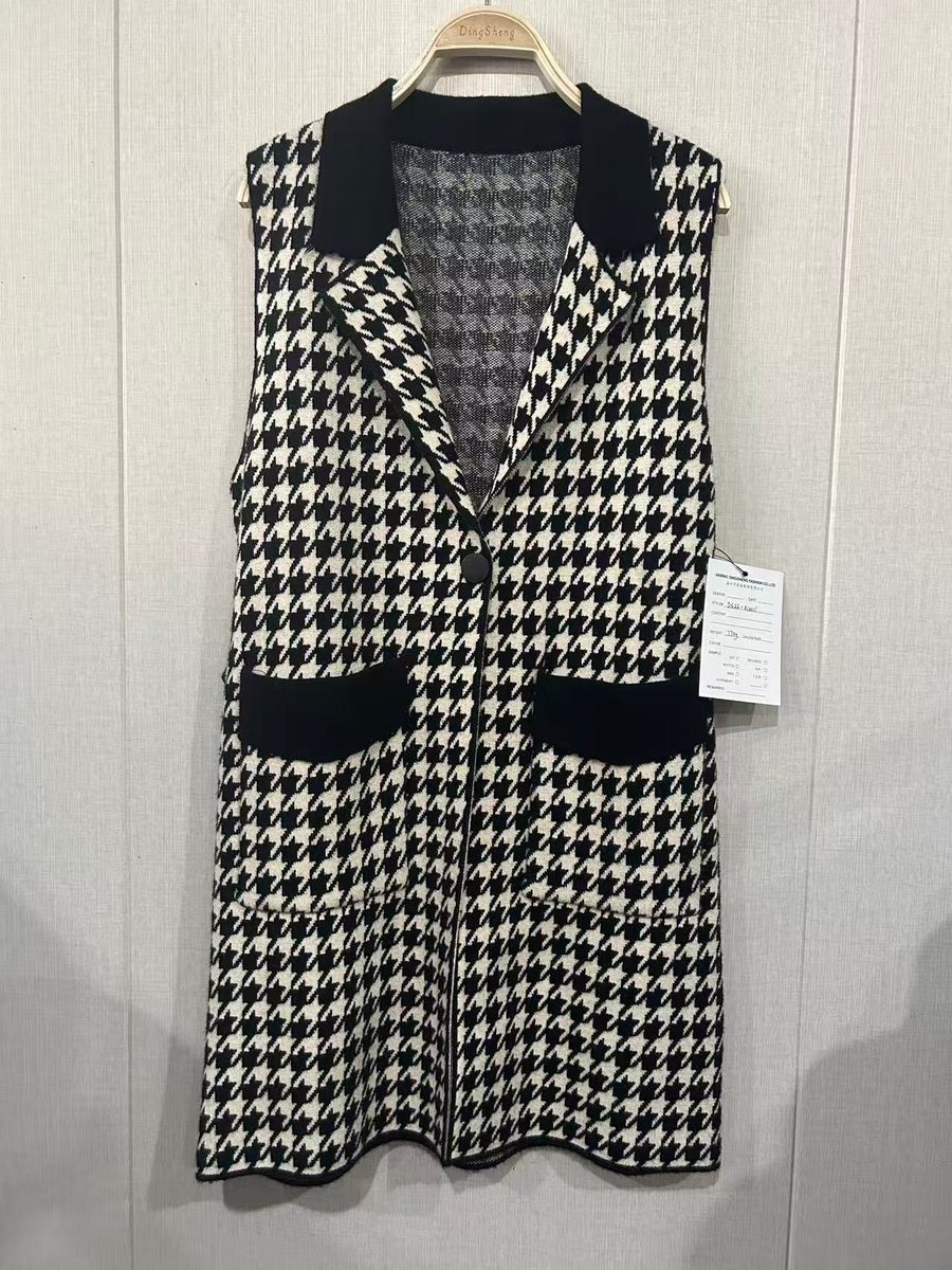 Houndstooth longline knit vest with lapels and pockets, style DS22-K10011, from the Knitwear World sample collection