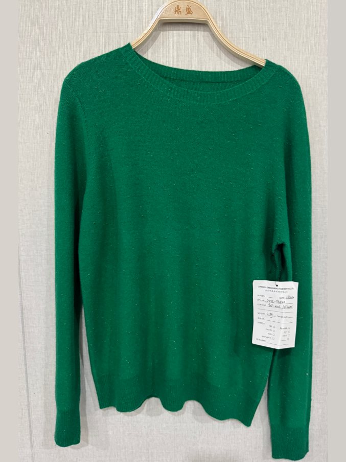 Kelly green lurex crew-neck pullover, style DS25-03040, from the Knitwear World sample collection