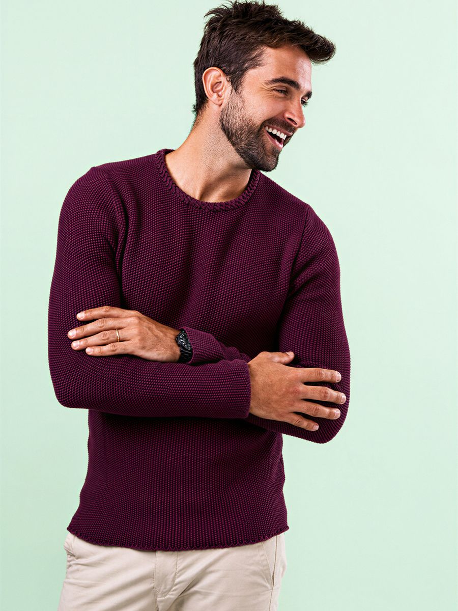 Men's burgundy crew-neck sweater, made by Knitwear World