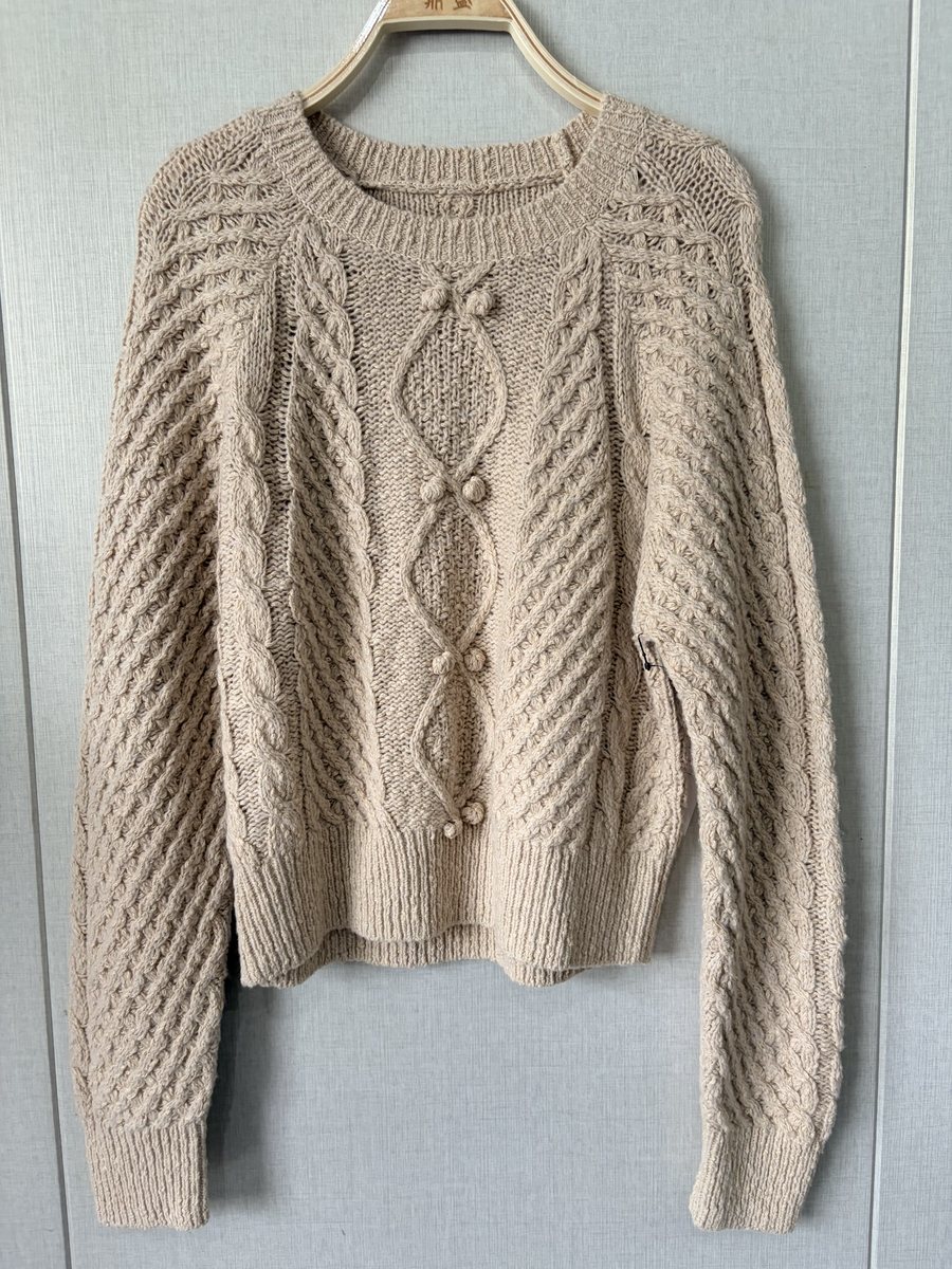 Oatmeal cable-knit cotton-wool pullover, style DS27-K04019, from the Knitwear World sample collection