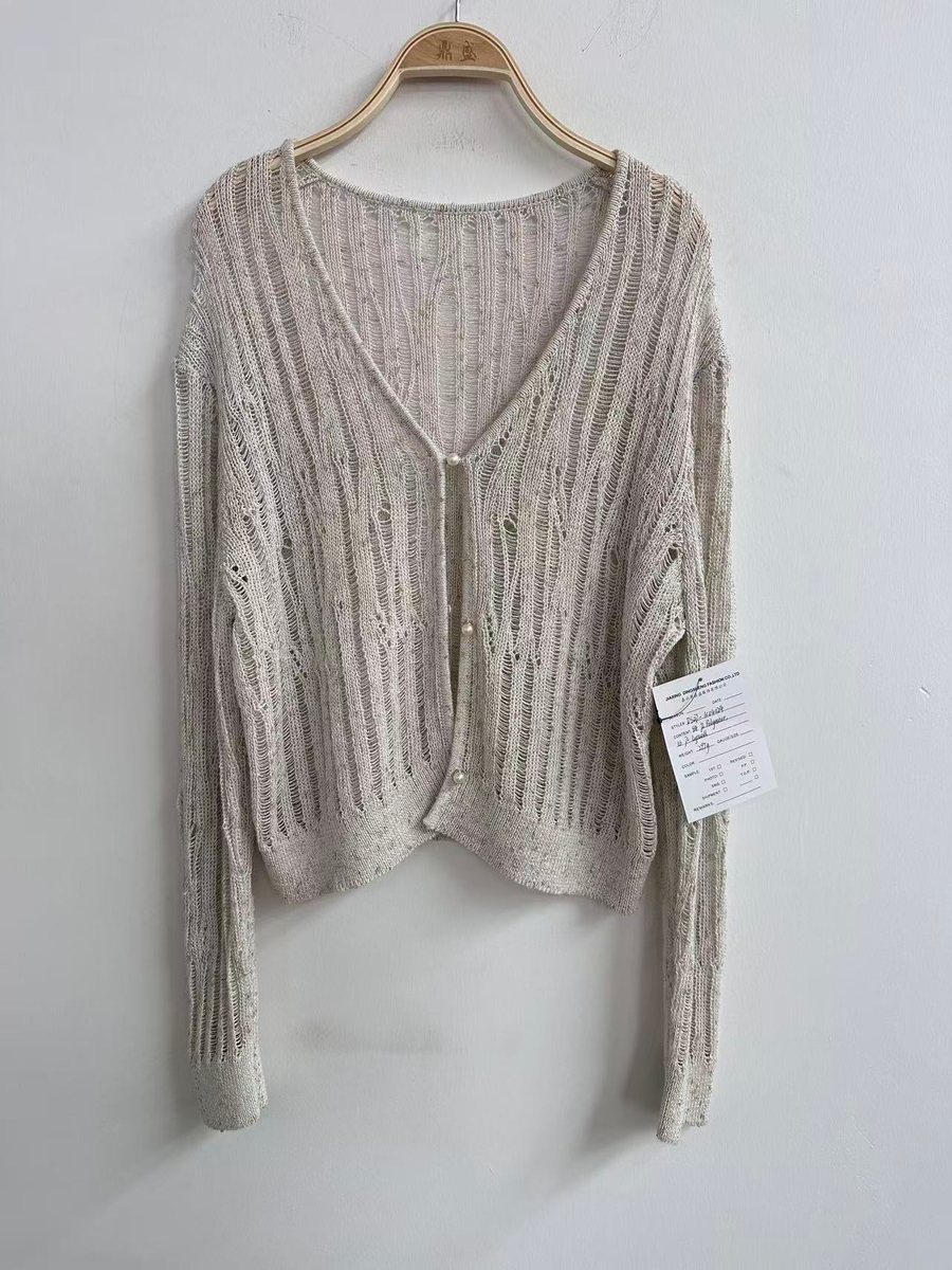 Oatmeal rib cardigan, style DS27-K04024, from the Knitwear World sample collection