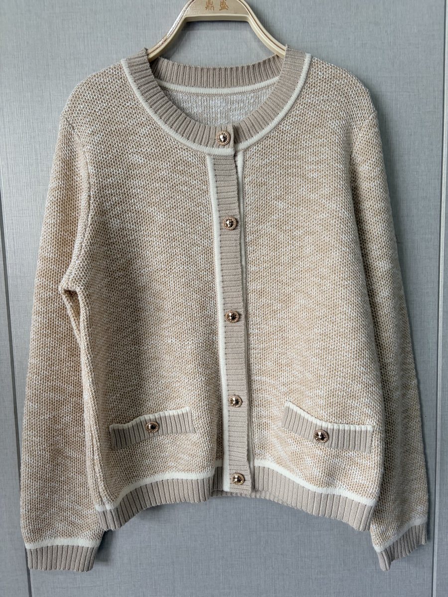 Oatmeal tweed-look cardigan with contrast trim and pockets, style 0102671034, from the Knitwear World sample collection
