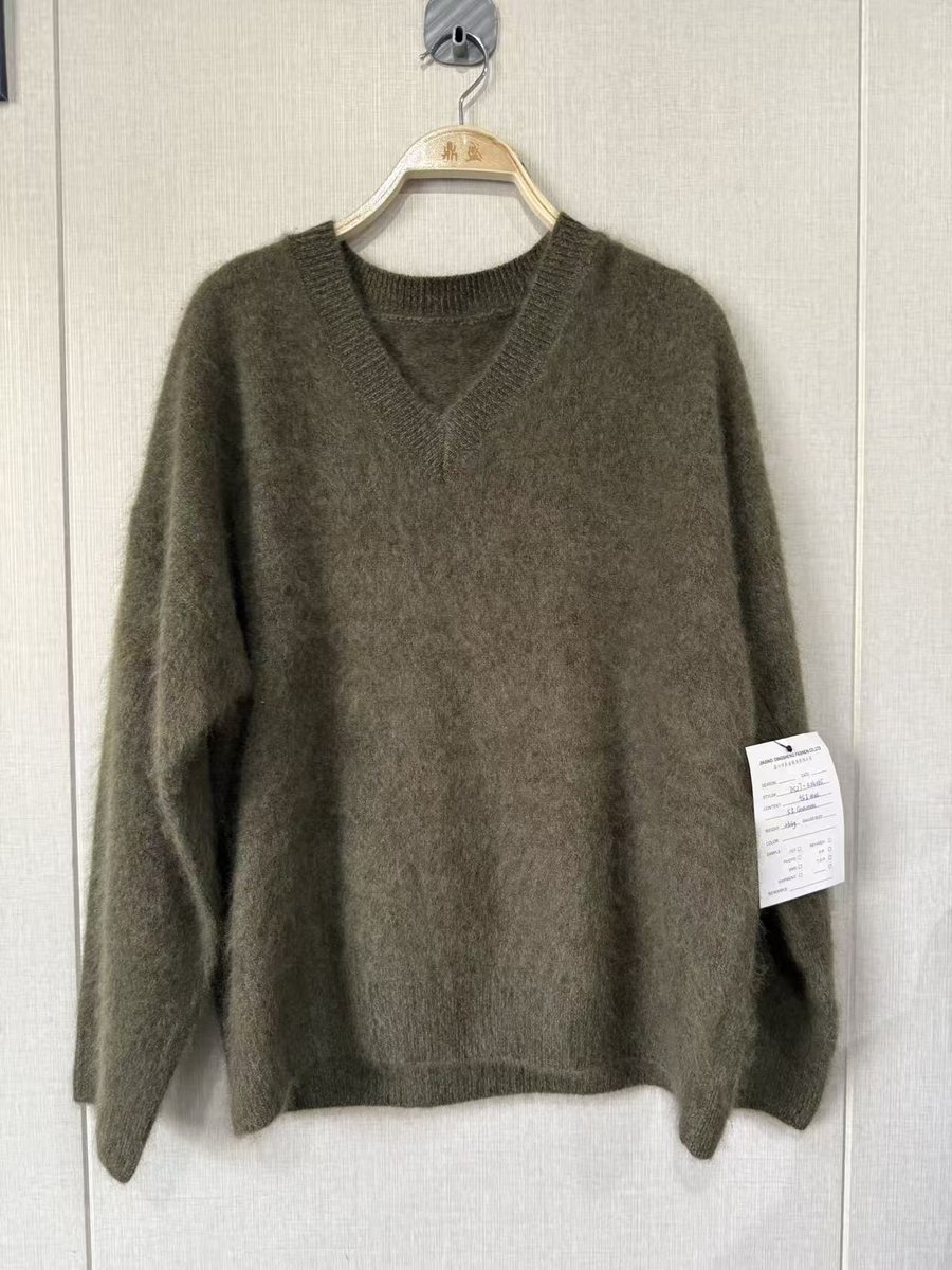 Olive brushed wool-cashmere V-neck pullover, style DS27-K04065, from the Knitwear World sample collection