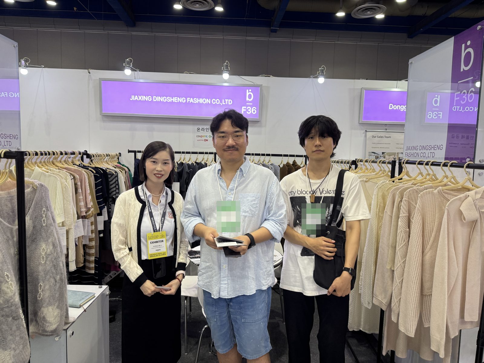 Marcia Lee with two visitors at Preview in Seoul (PIS)