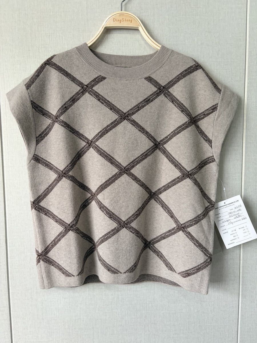 Taupe lattice-pattern knit vest, style TBAE03-0054, from the Knitwear World sample collection