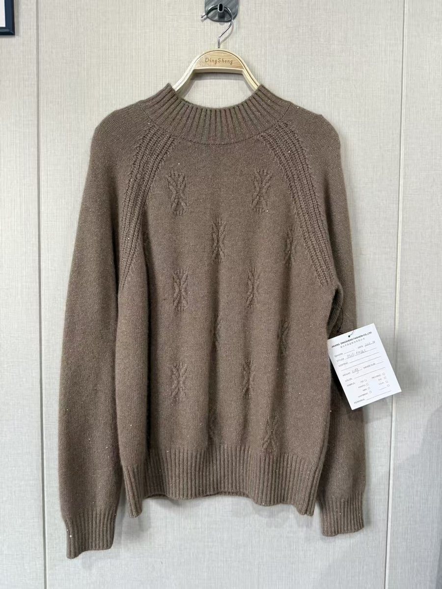 Taupe raglan mock-neck pullover with lurex motifs, style DS27-K10263, from the Knitwear World sample collection