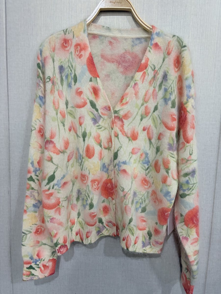 Watercolour rose print brushed V-neck cardigan, style DS27-B07002, from the Knitwear World sample collection