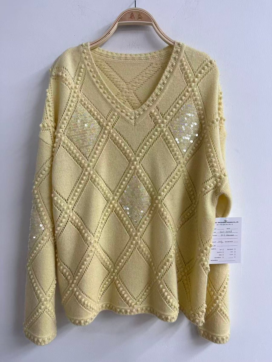 Yellow argyle cashmere pullover with sequins, style DS27-K01048, from the Knitwear World sample collection